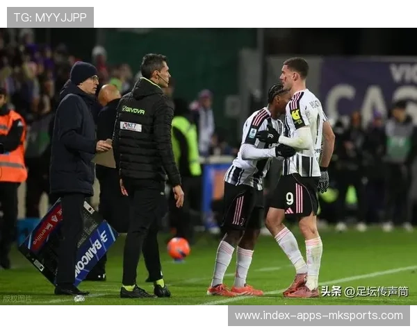 弗拉霍维奇禁区前硬扛突破，尤文进攻风暴由此形成